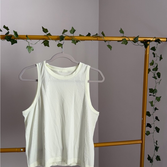 💜 Lululemon Breathable Mesh Tank - Picture 3 of 6